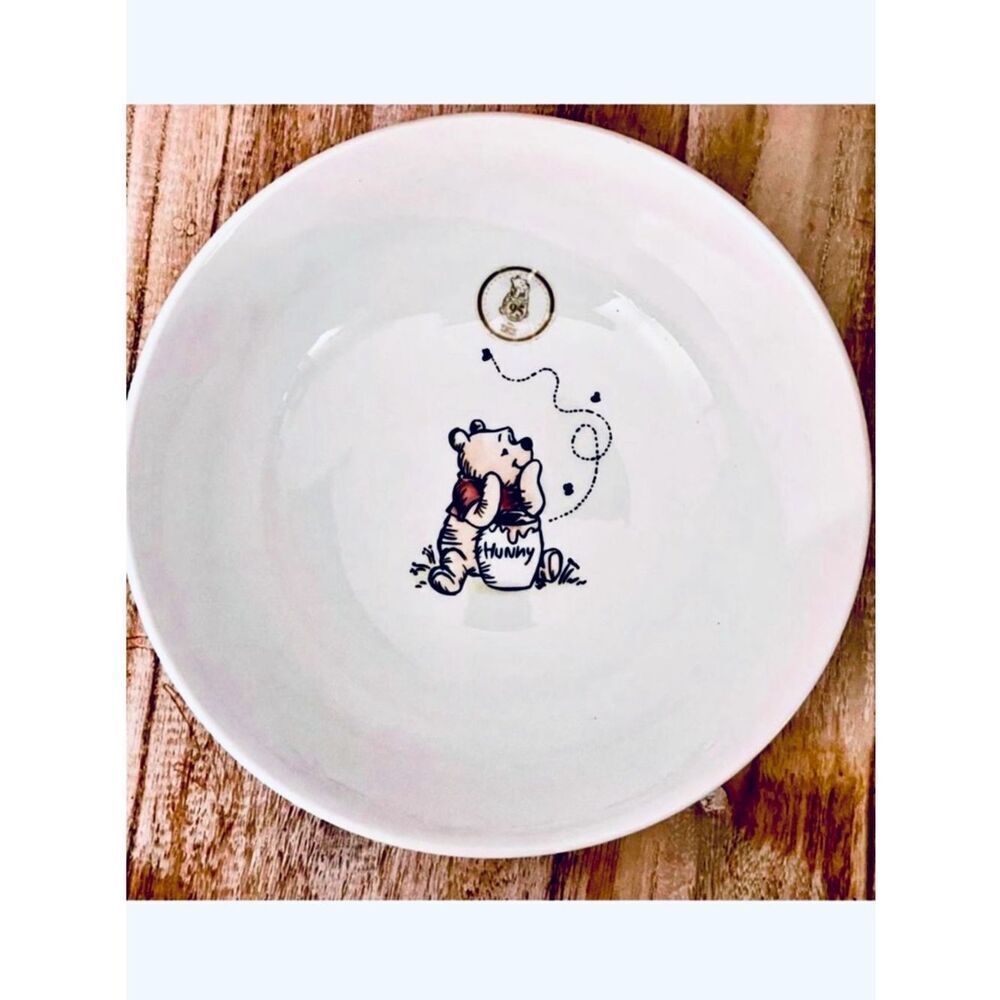 NWT Gorgeous Big Winnie the Pooh White Ceramic 95 years anniversary Serving Bowl